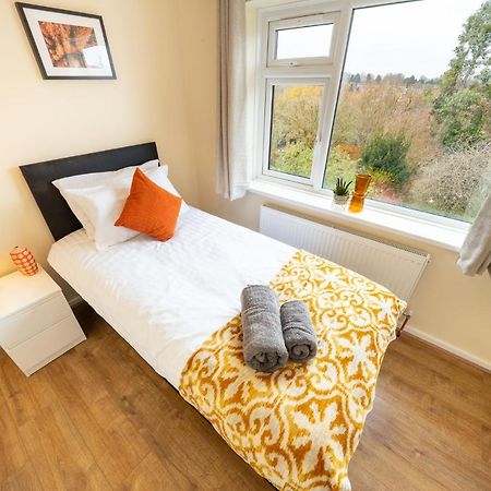 Pierocks Carver Entire House, Hot Tub & Wifi High Wycombe Eksteriør billede