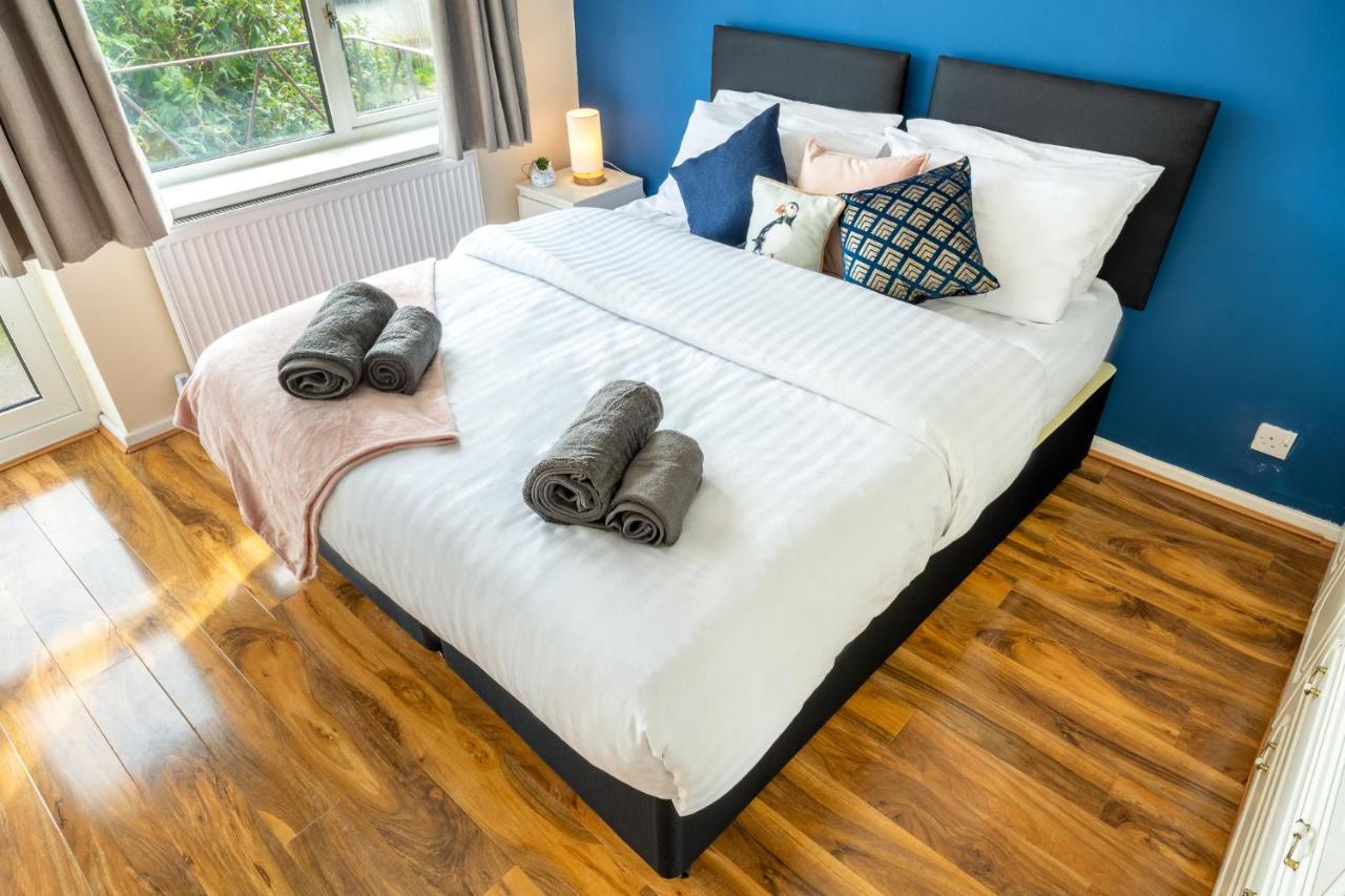 Pierocks Carver Entire House, Hot Tub & Wifi High Wycombe Eksteriør billede
