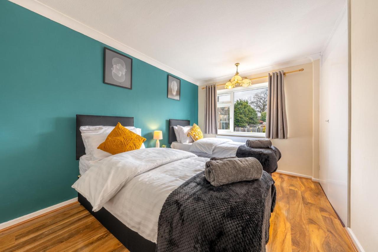 Pierocks Carver Entire House, Hot Tub & Wifi High Wycombe Eksteriør billede