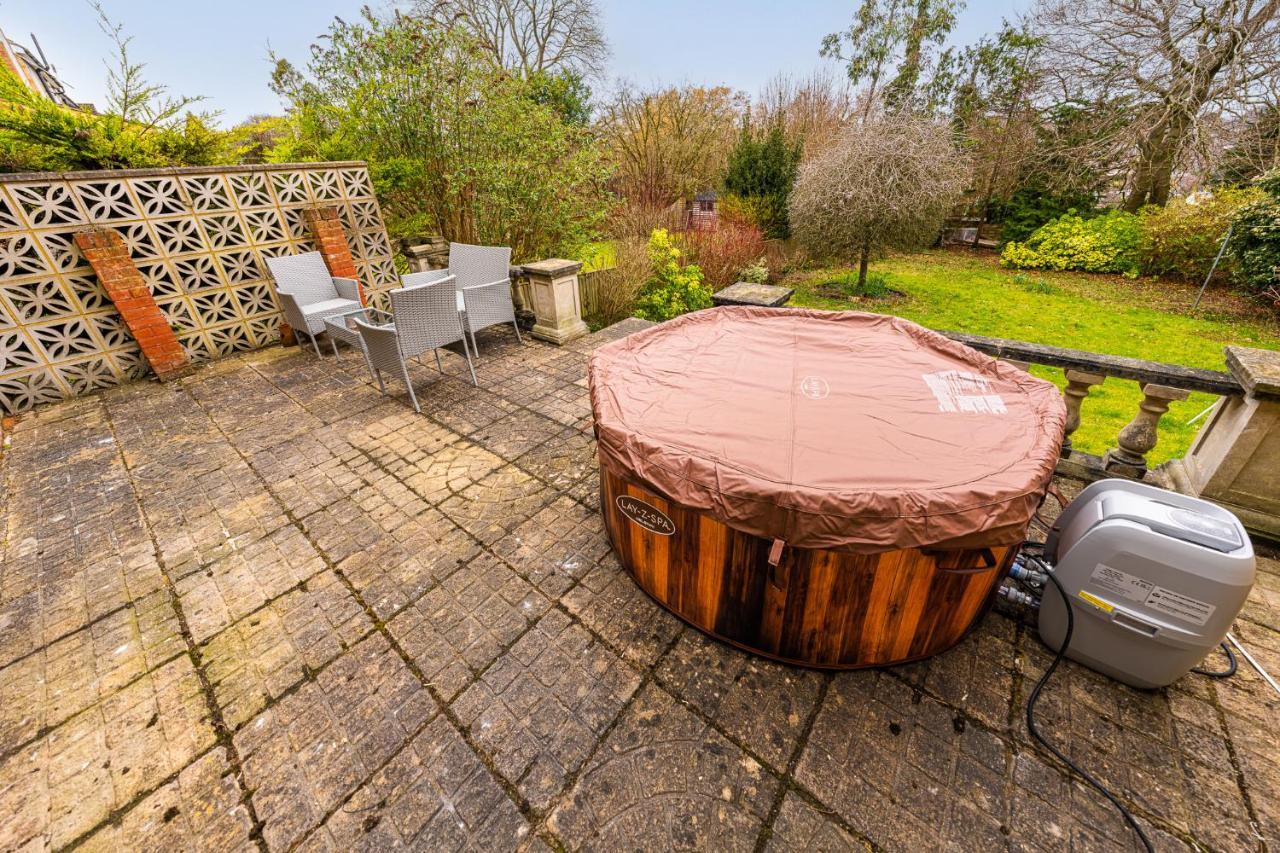 Pierocks Carver Entire House, Hot Tub & Wifi High Wycombe Eksteriør billede