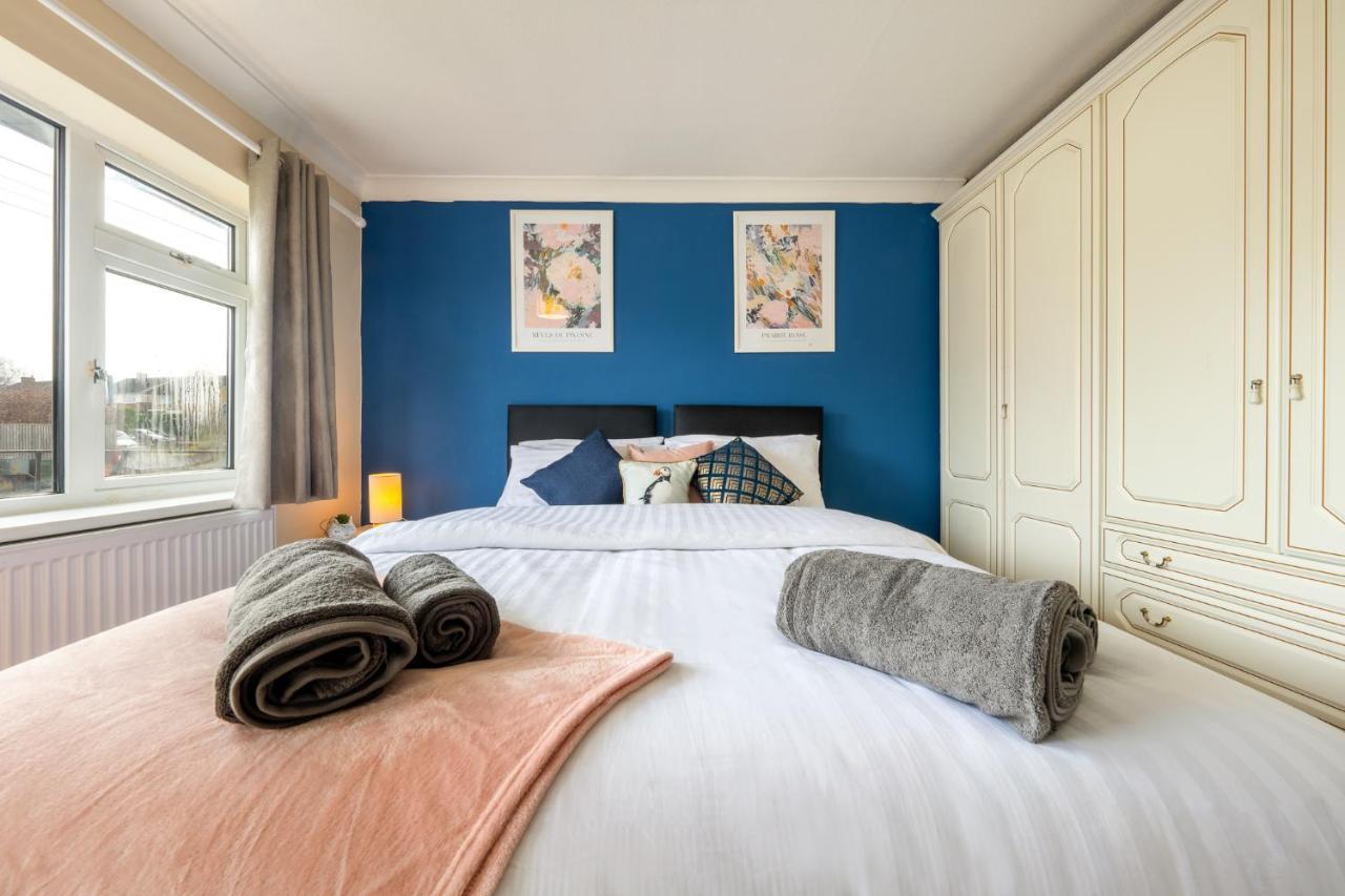 Pierocks Carver Entire House, Hot Tub & Wifi High Wycombe Eksteriør billede
